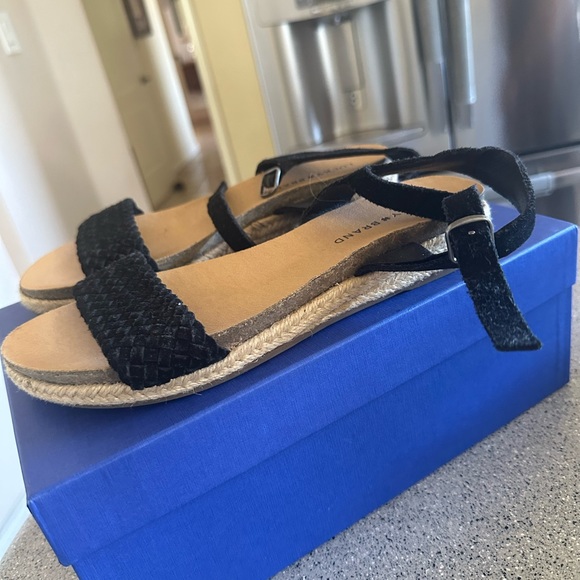 Super cute and summery Lucky brand flats - Picture 4 of 4